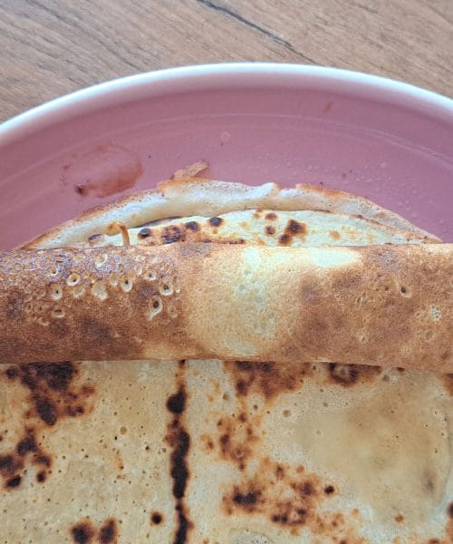 Palačinke in sladka dilema, ki deli svet na dva tabora. Kako jih jeste pri vaši hiši?