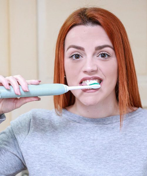 Na koliko časa bi morali zamenjati zobno ščetko – in zakaj večina ljudi čaka predolgo