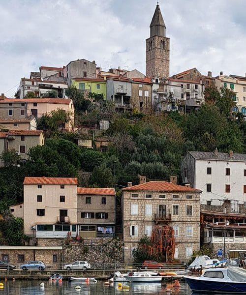 Zakaj je mesto Vrbnik na otoku Krku tako posebno?