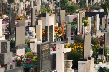 Bonton za 1. november – spoštovanje, tišina in toplina spomina