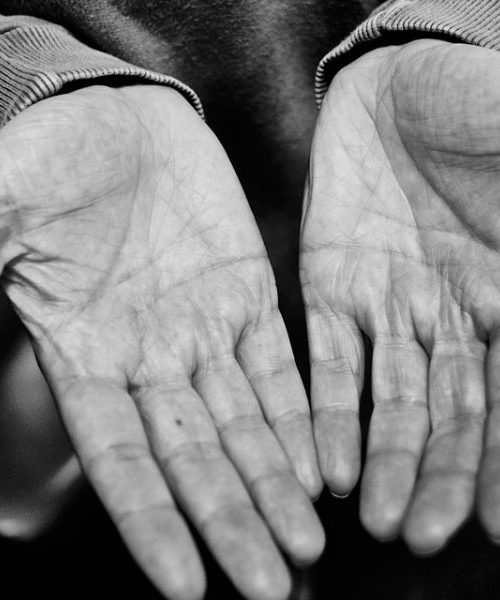 TikTok trend: Branje z dlani je spet v središču pozornosti