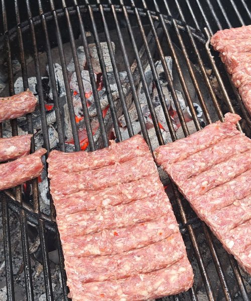 Pet žar receptov za prvomajski piknik, ki bodo navdušili še soseda