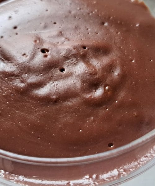 Čokoladni puding ni končan brez pike na i: ideje za popoln zaključek vsake sladice