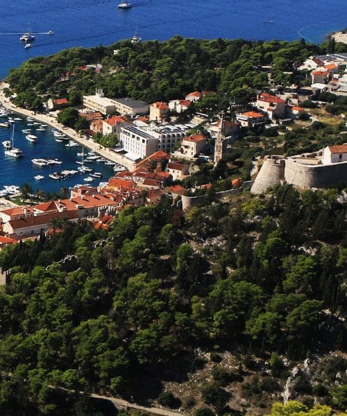 Če boste na otoku Hvaru, si to znamenitost skoraj morate ogledati