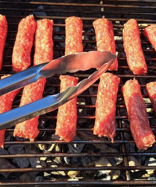 S tem pripomočkom iz domače kuhinje morate obračati čevapčiče