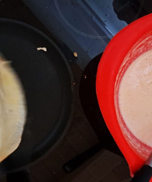 Masa za palačinke brez mešalnika? Odgovor se skriva v predalu s priborom