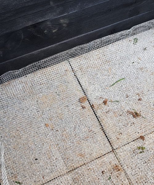 Tega koraka ne smete spregledati, ko postavljate visoko gredo. Lahko vam uniči pridelek!