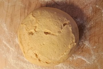 Neverjetno preprost trik za puhasto testo brez dolgotrajnega vzhajanja