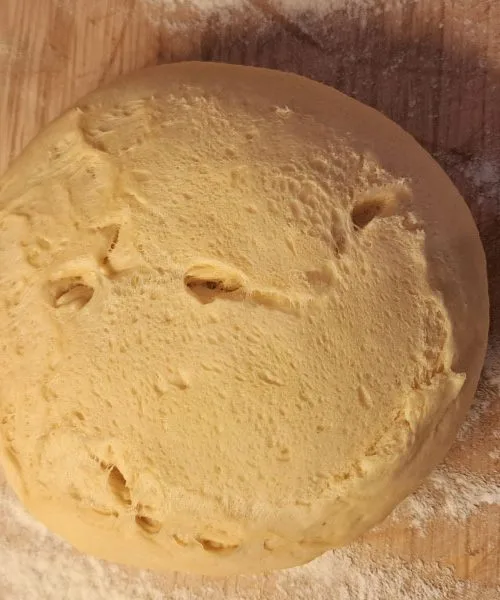 Neverjetno preprost trik za puhasto testo brez dolgotrajnega vzhajanja