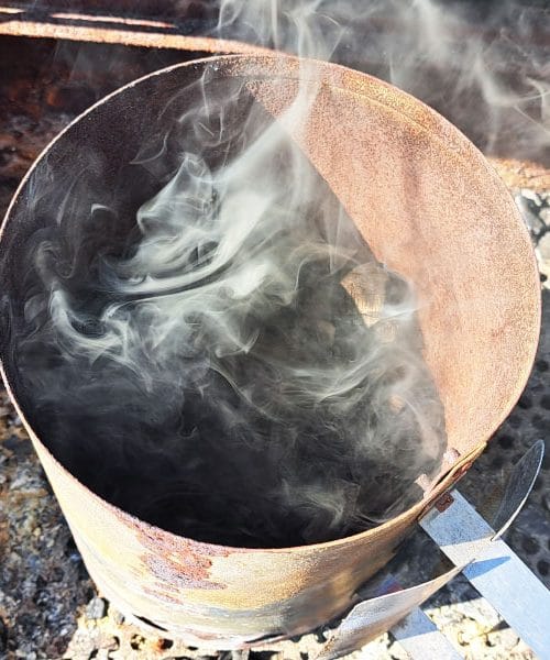 Je dimnik za žar najboljši pripomoček, ki ga (še) nimate?