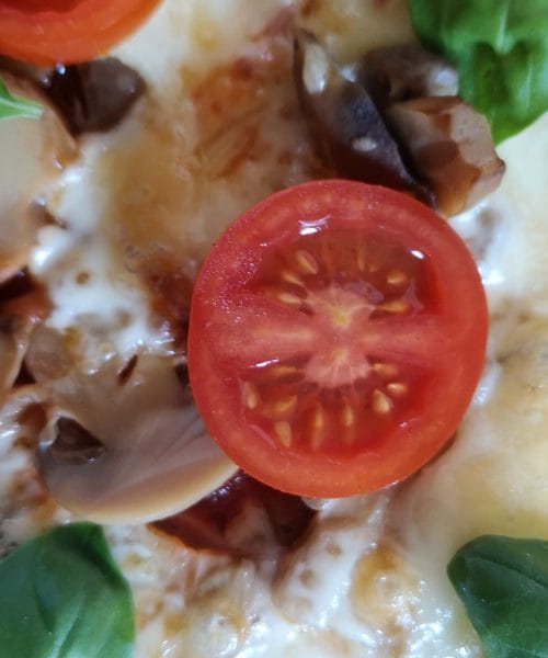 Paradižniki na pici? Ko prava rezina lahko spremeni okus celotne pice