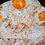 Puranja prsa na jajcih na oko