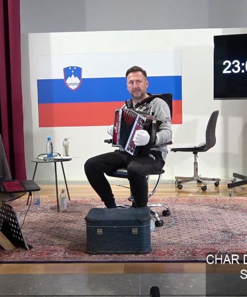 Robert Goter za Guinessovo knjigo rekordov, več kot 80 ur bo igral na harmoniko