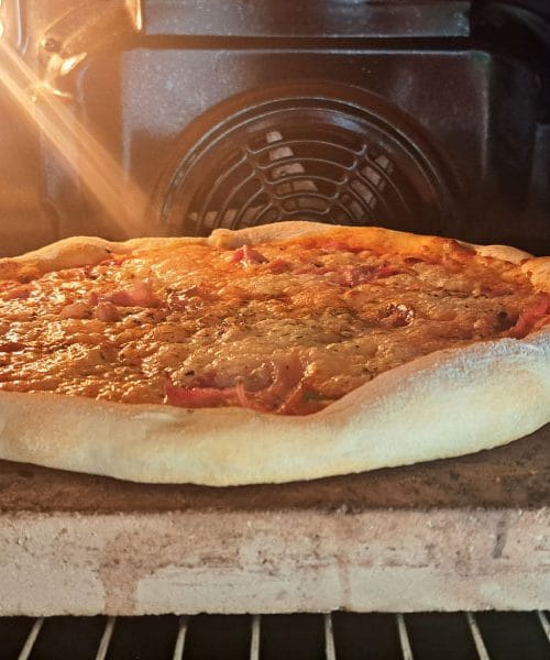 To vse lahko spečeš na šamotnem kamnu v pečici