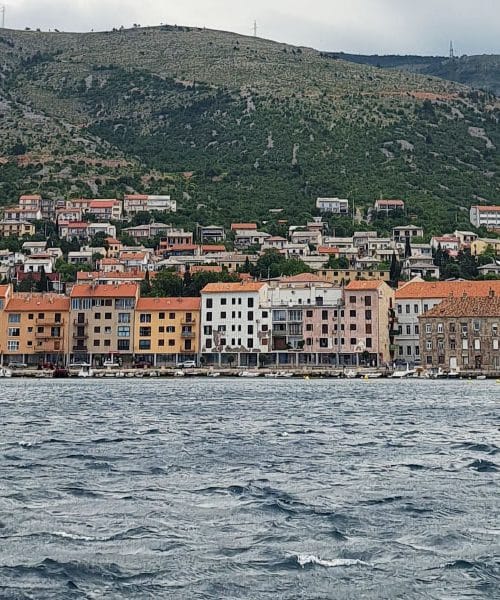 Mesto, kjer se rodi burja: Senj, zaklad pod Velebitom