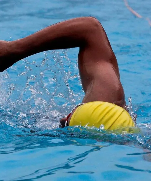 Plavanje – vadba, ki krepi telo in pomirja duha