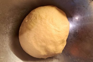 Najbolj preprosto univerzalno testo, ki navdušuje celo regijo: tako pripravite noro testo