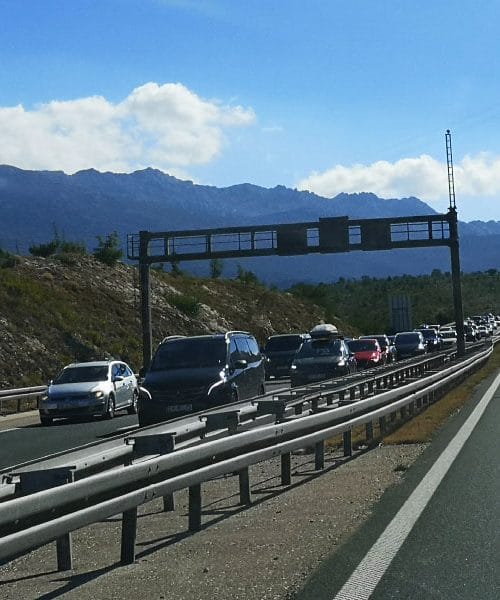 Najbolj udarni turistični vikendi na Hrvaškem v 2025 – vodič z datumi, kdaj se izogniti gneči?