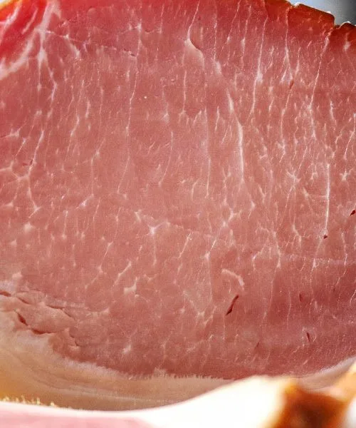 Šunko kuhamo eno uro na kilogram teže, a največ napak nastane drugje