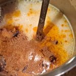 Mešanje sestavine za zlato mleko