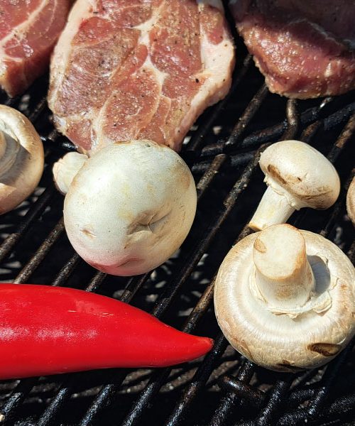 Boste ta vikend pekli žar? To morate vedeti o polaganju mesa na rešetko