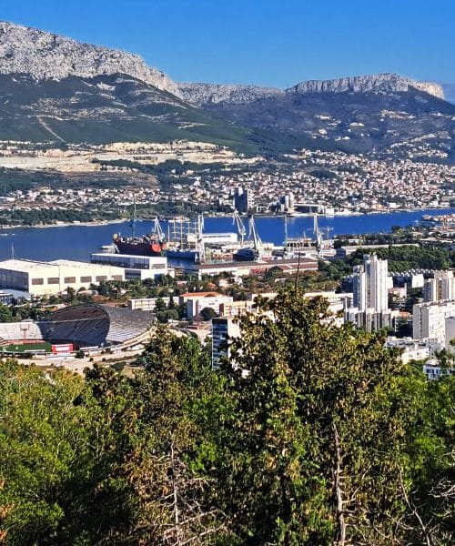 Nov most bo turiste do trajekta v Split vodil mimo mestnega vrveža