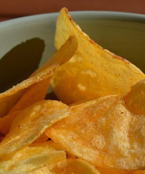 Hrustljavi do zadnjega – presenetljiv način shranjevanja čipsa, ki resnično deluje