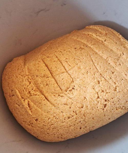 Kruh iz kamutove moke, ki ga spečete kot pšeničnega … In zakaj bi ga morali poskusiti