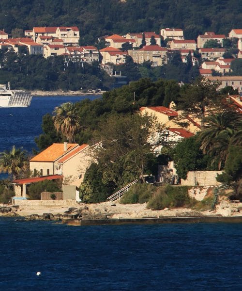 Julija na Hrvaškem v apartmajih zabeležili velik padec nočitev