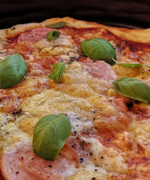 Tako bo pica v pekaču popolna: 7 stvari, na katere morate biti res pozorni