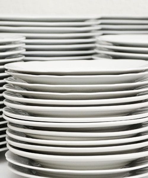 Koliko krožnikov res potrebujete za vsakdan? Odgovor je preprostejši, kot si mislite
