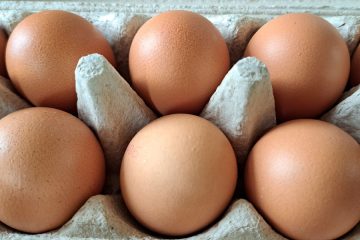 Ne mečite teh 6 živil stran prehitro – zdržijo dlje, kot si mislite