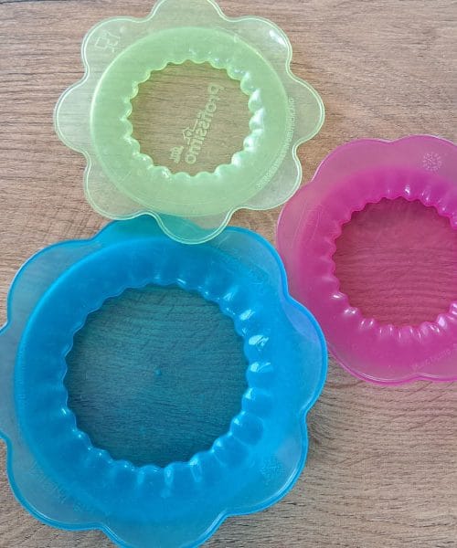 Silikonski pokrovčki za kozarce? Zakaj jih potrebujete doma, na vrtu in na poti