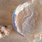 Trik s peki papirjem in okroglo stekleno posodo