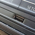 USB priključki v avtomobilih