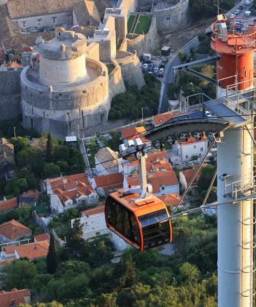 Edinstven razgled, ki ga ponuja Dubrovnik: s kabinsko žičnico do točke, ki vzame dih