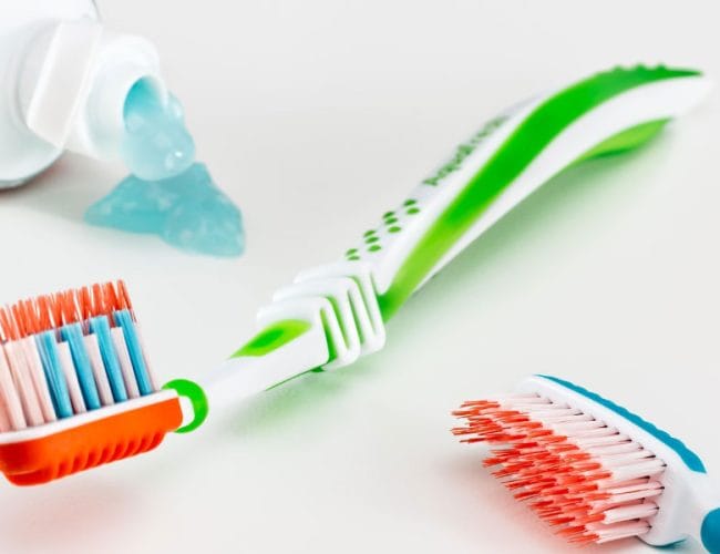 Zobna pasta ni le za zobe: teh 10 trikov v domu pozna presenetljivo malo ljudi