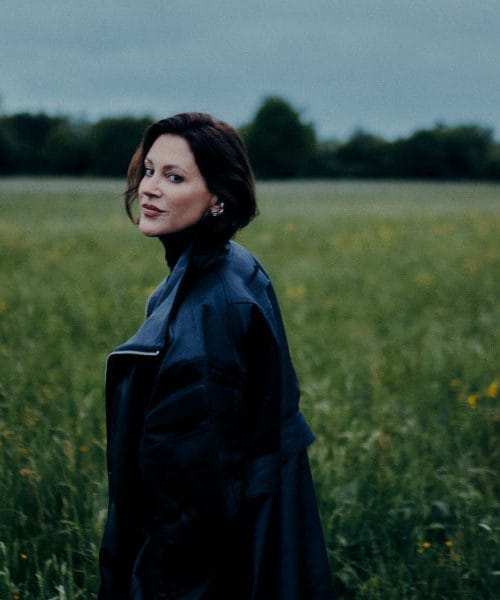 Hannah Mancini poleti osvaja z novo skladbo, ki jo boste želeli slišati znova in znova