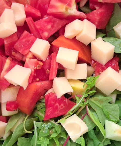 Pozabite na težke jedi – poleti kuhajte s temi 3 triki