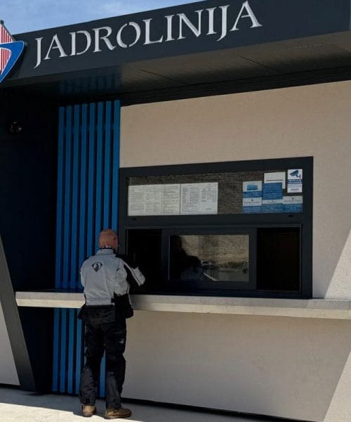 V pristanišču Žigljen zaživel prototip nove prodajne hišice Jadrolinije