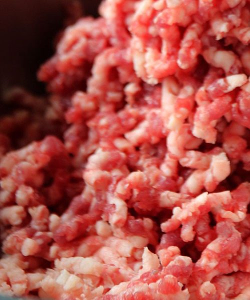 Tako preprosto preverite, ali je mleto meso v trgovini res sveže