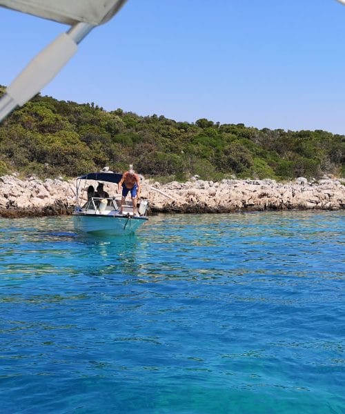 Če boste na dopustu najeli čoln, imamo za vas 4 nasvete