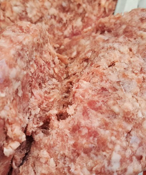 Kako najhitreje odtajati meso iz zamrzovalnika, če nimaš mikrovalovke