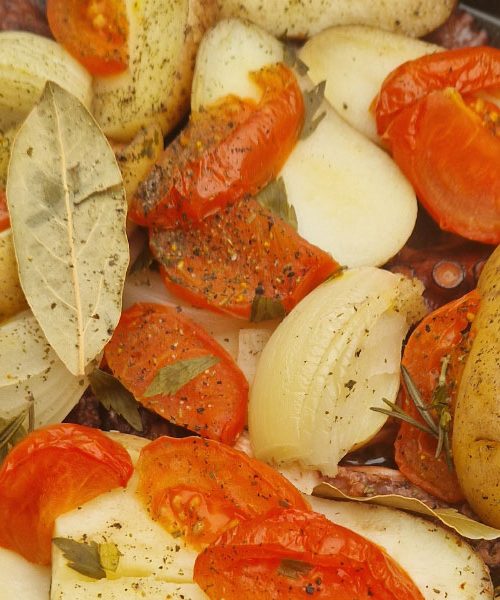 Teh 6 začimb morate uporabiti, ko pripravljate meso pod peko