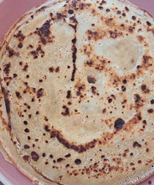 Naredili bi 12 palačink? Imamo recept, ki ga boste delili tudi s prijatelji