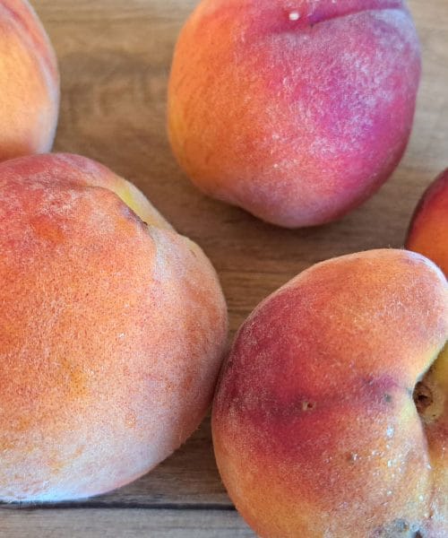 Tako lahko z enim trikom podaljšate svežino sadja v hladilniku