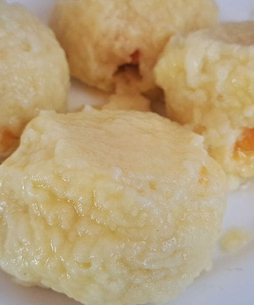 Trik, zaradi katerega bodo vaši marelični cmoki vedno rahli in mehki