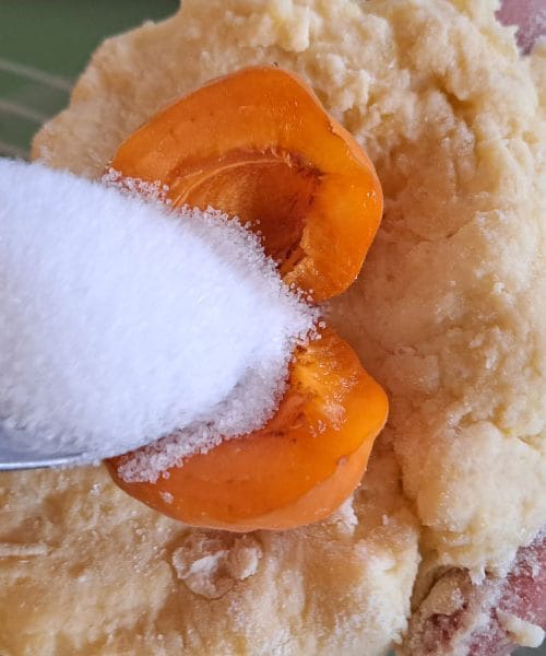 Želite sladke cmoke? Dodajte žlico sladkorja na sadje