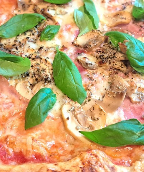 Koliko listov bazilike je dovolj za popolno pico