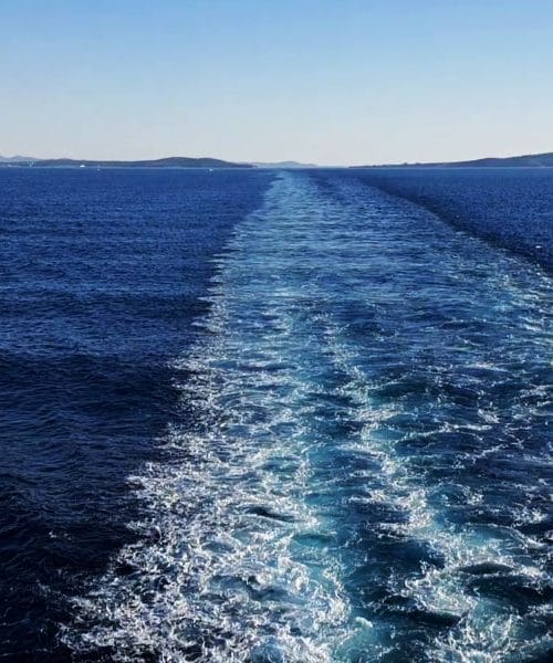 Premiki trajektov Jadrolinije se nadaljujejo: Mljet za Hvar, Faros za Vis, Marko Polo spet za Italijo